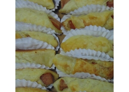 Enrolado folhado de salsicha